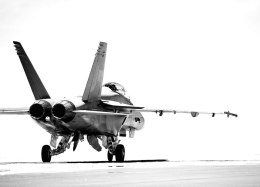 F18 taxiing - fototapeta